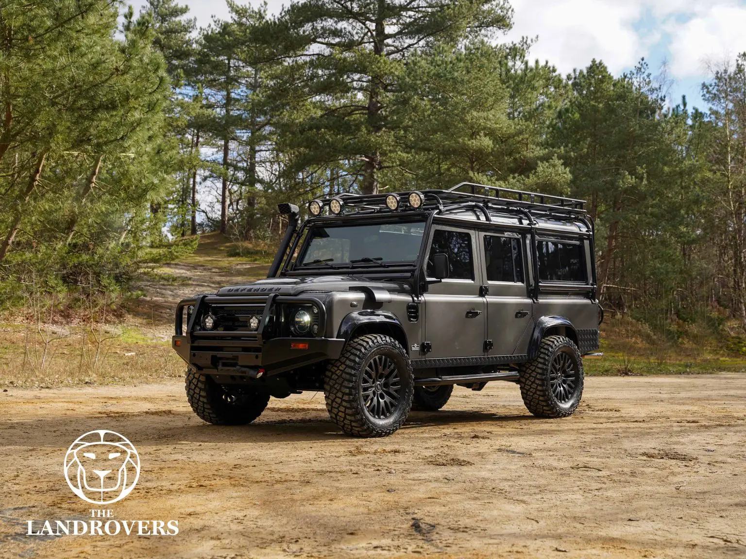 The Landrovers Logo